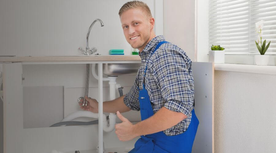 Expert burst pipe repair services in Donnellson, IL